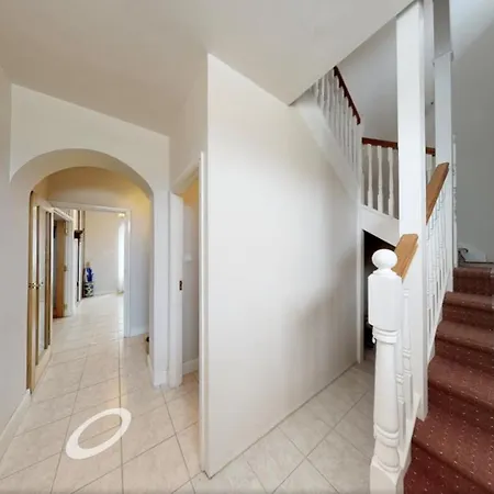 White House بيت ضيافة زلاكاروس