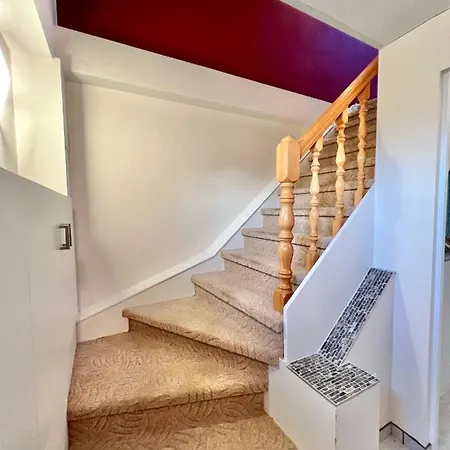 White House بيت ضيافة