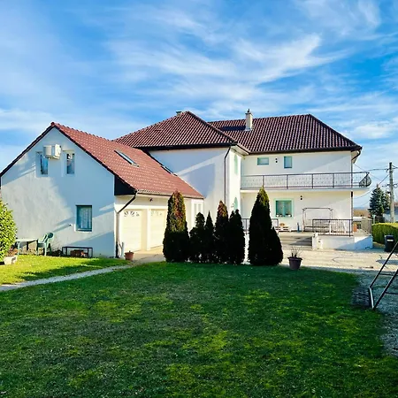 بيت ضيافة White House 3*