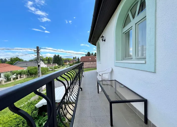 White House 3* Zalakaros